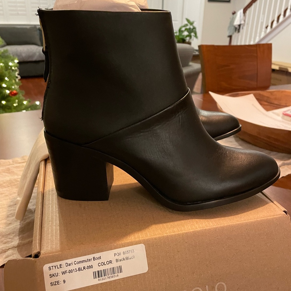 Nisolo Dark Commuter Boot size 9